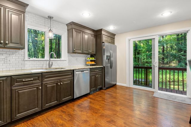52 Rattlesnake Hill Rd, Andover, MA 01810