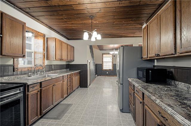 10336 Shach Creek Road, Excelsior Springs, MO 64024