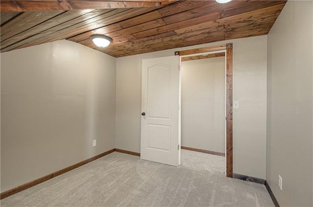 10336 Shach Creek Road, Excelsior Springs, MO 64024