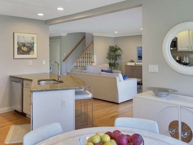 13 Green St _, Newton, MA 02458