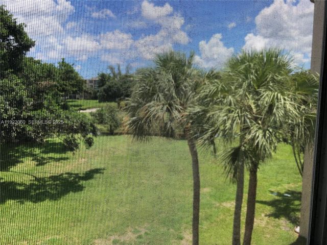 9441 Evergreen Pl 301, Davie, FL 33324