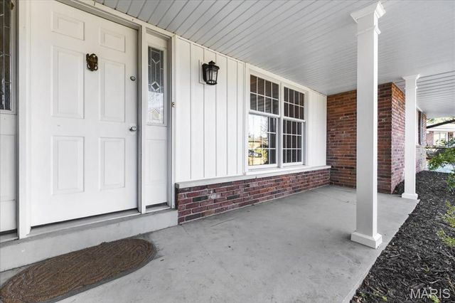 562 Gederson Lane, St Louis, MO 63122