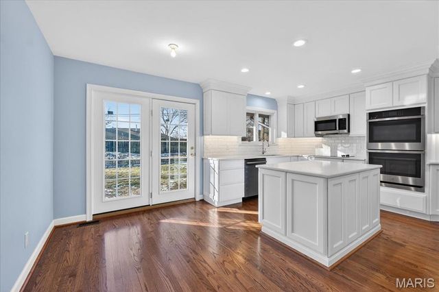 562 Gederson Lane, St Louis, MO 63122