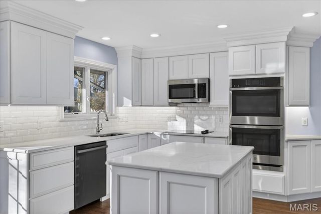 562 Gederson Lane, St Louis, MO 63122