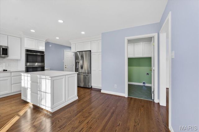 562 Gederson Lane, St Louis, MO 63122