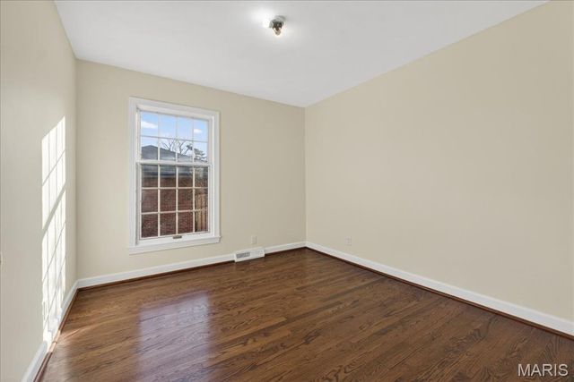 562 Gederson Lane, St Louis, MO 63122