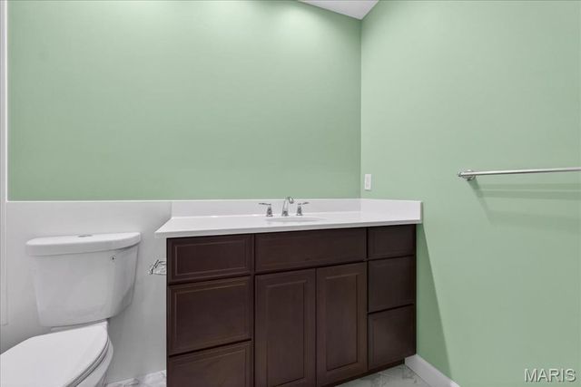 562 Gederson Lane, St Louis, MO 63122