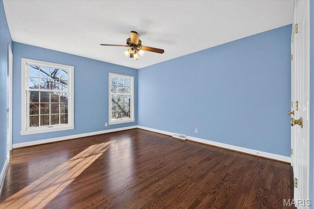 562 Gederson Lane, St Louis, MO 63122