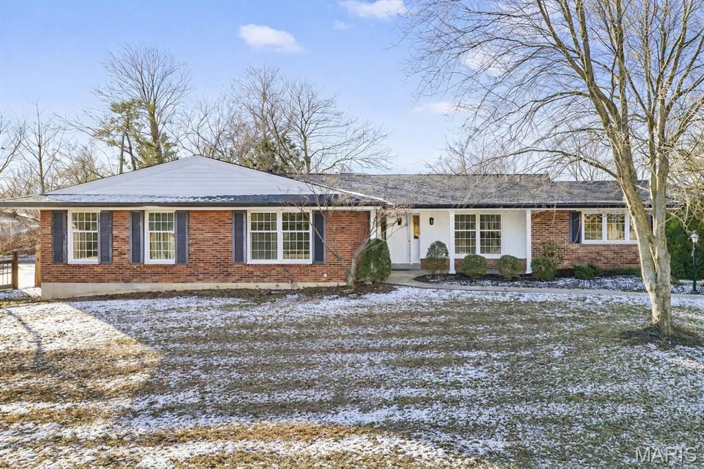 562 Gederson Lane, St Louis, MO 63122