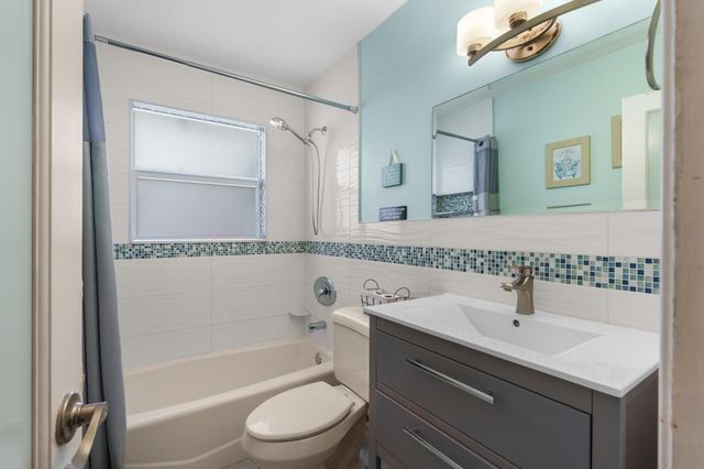 101 SE 14th Street, Pompano Beach, FL 33060