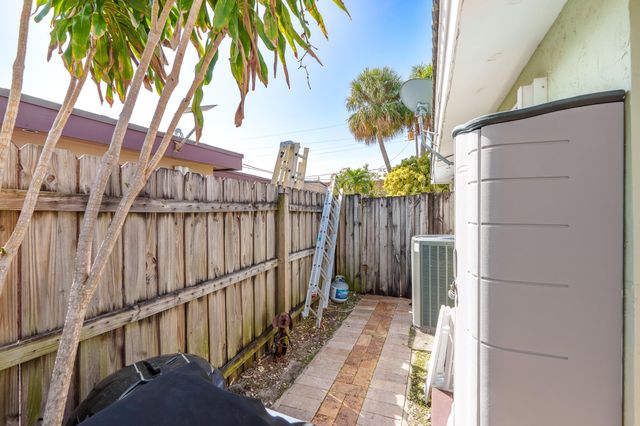 101 SE 14th Street, Pompano Beach, FL 33060