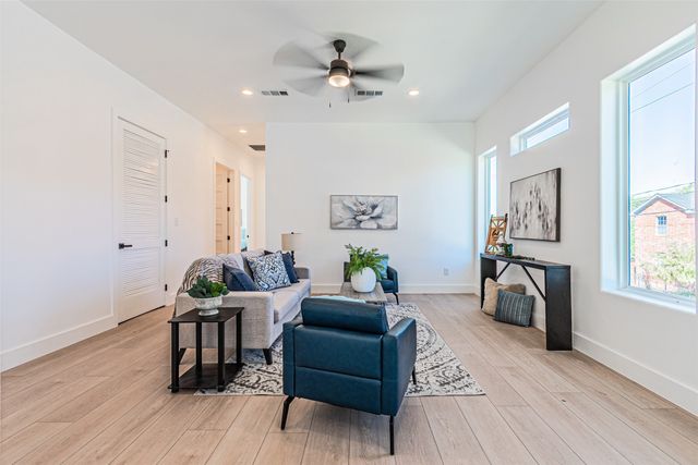 4319 Sylvester Street, Dallas, TX 75219