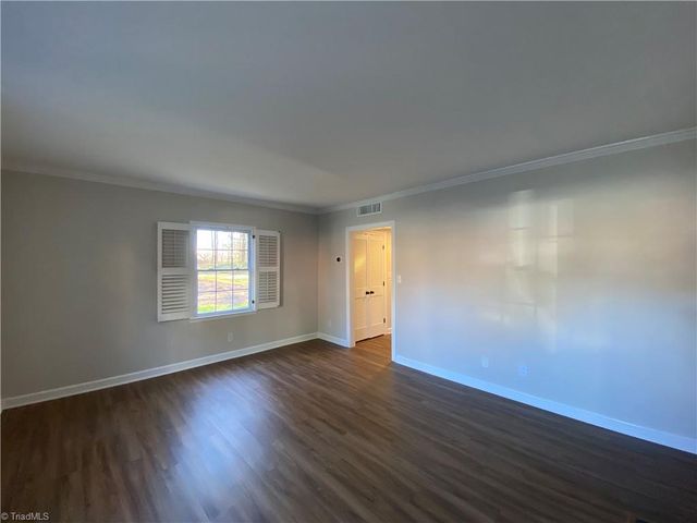 355 Hanover Arms Court, Winston-salem, NC 27104