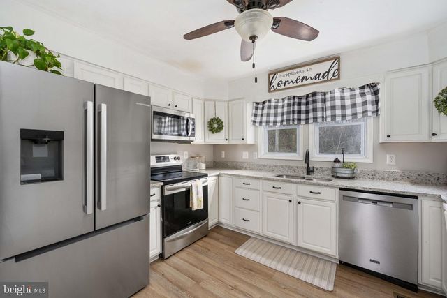 371 GREENBANK RD, Fredericksburg, VA 22406