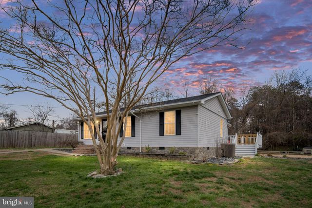 371 GREENBANK RD, Fredericksburg, VA 22406