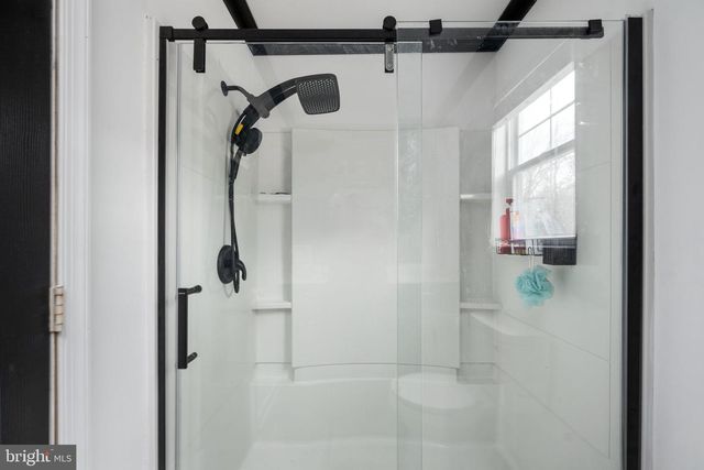 371 GREENBANK RD, Fredericksburg, VA 22406