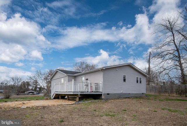 371 GREENBANK RD, Fredericksburg, VA 22406