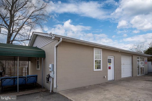 371 GREENBANK RD, Fredericksburg, VA 22406