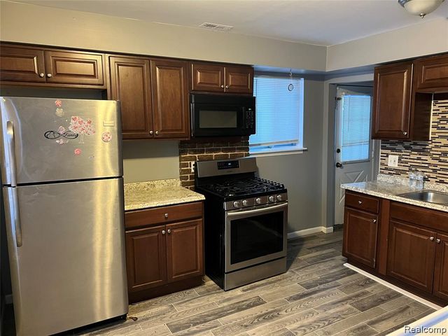 3944 S Gulley Road, Dearborn Heights, MI 48125