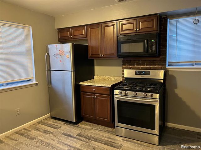 3944 S Gulley Road, Dearborn Heights, MI 48125