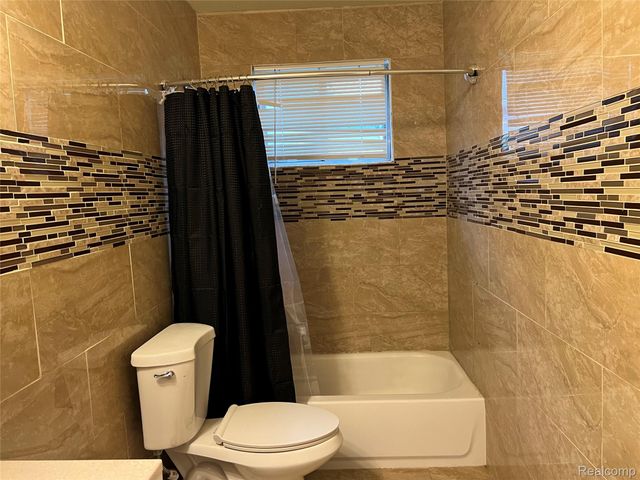 3944 S Gulley Road, Dearborn Heights, MI 48125