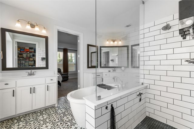 3909 Switchgrass Grove, Venus, TX 76084
