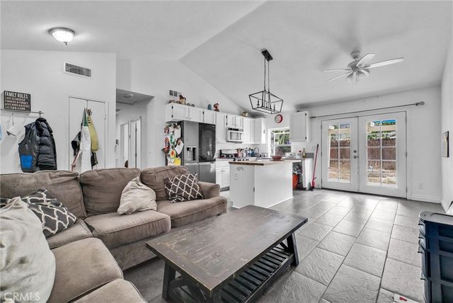 2355 Stonybrook Way, Perris, CA 92571