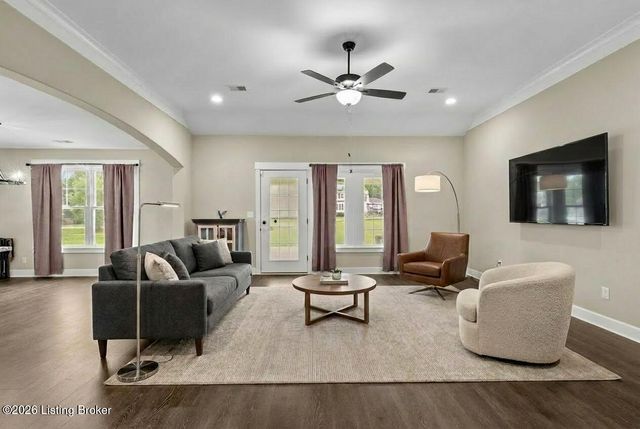7911 Cultivator Ct, Louisville, KY 40291