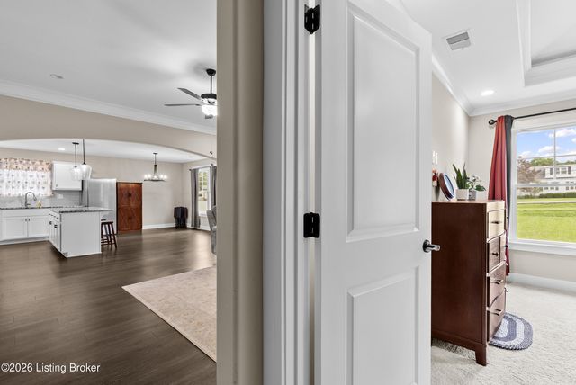 7911 Cultivator Ct, Louisville, KY 40291