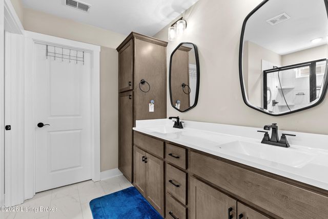7911 Cultivator Ct, Louisville, KY 40291