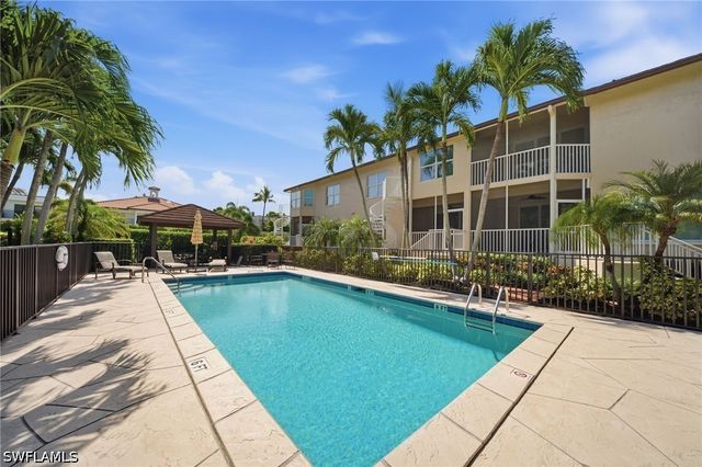 544 10th AVE S 202N, Naples, FL 34102