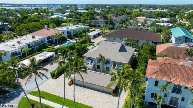 544 10th AVE S 202N, Naples, FL 34102