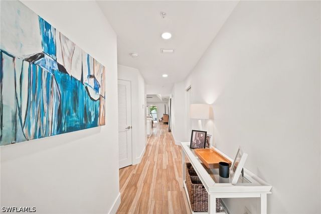 544 10th AVE S 202N, Naples, FL 34102