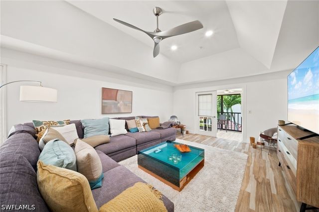 544 10th AVE S 202N, Naples, FL 34102