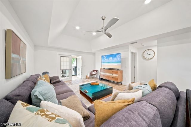 544 10th AVE S 202N, Naples, FL 34102