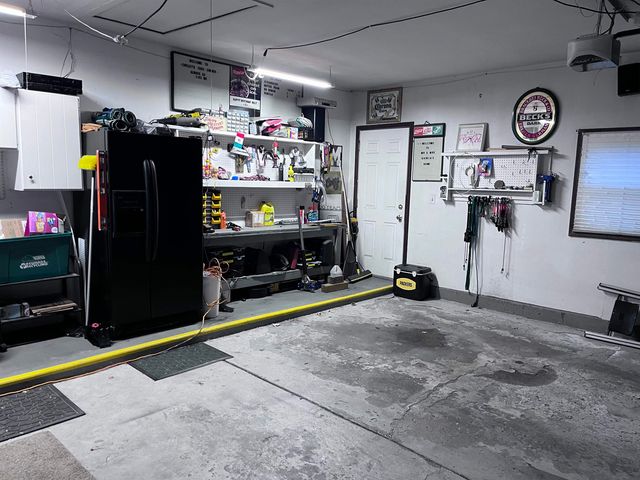 1090 Cabot, Flint, MI 48532