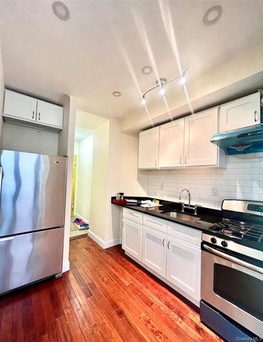 82-01 Britton Avenue 5K, Elmhurst, NY 11373