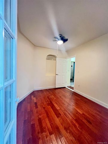 82-01 Britton Avenue 5K, Elmhurst, NY 11373
