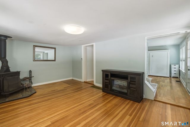 179 Niantic River Road, Waterford, CT 06385