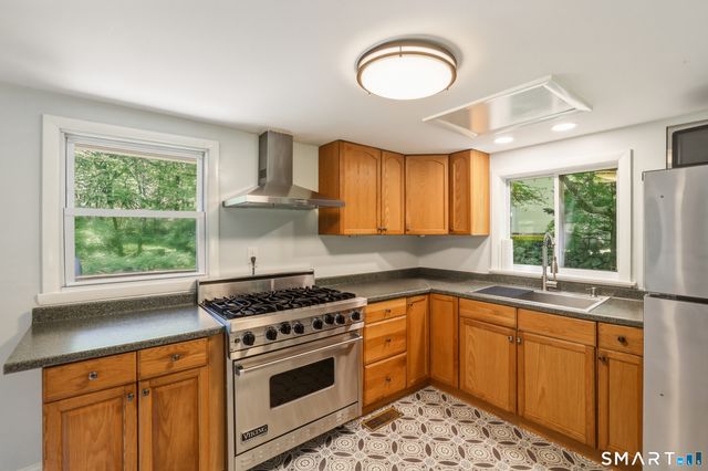 179 Niantic River Road, Waterford, CT 06385