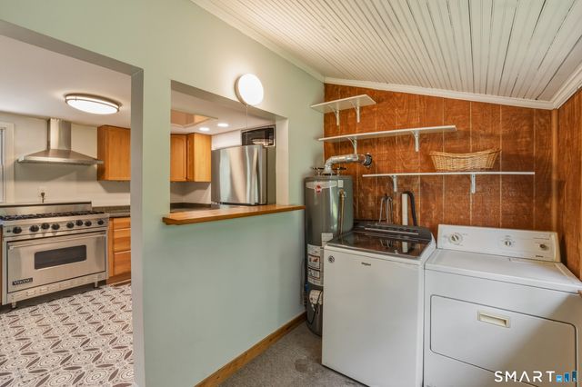 179 Niantic River Road, Waterford, CT 06385