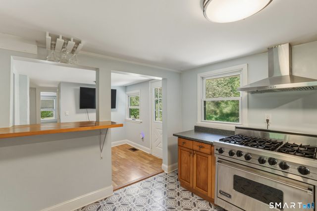179 Niantic River Road, Waterford, CT 06385