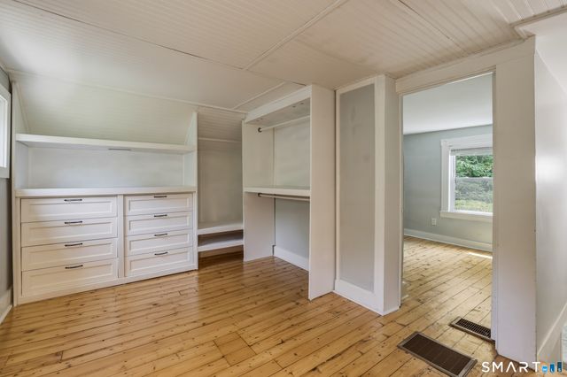 179 Niantic River Road, Waterford, CT 06385