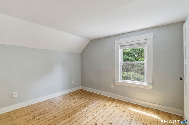 179 Niantic River Road, Waterford, CT 06385