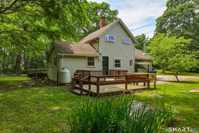 179 Niantic River Road, Waterford, CT 06385