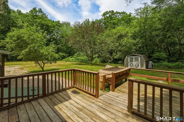 179 Niantic River Road, Waterford, CT 06385