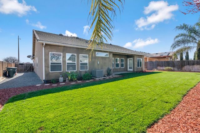 1524 Atlantic Avenue, Lemoore, CA 93245