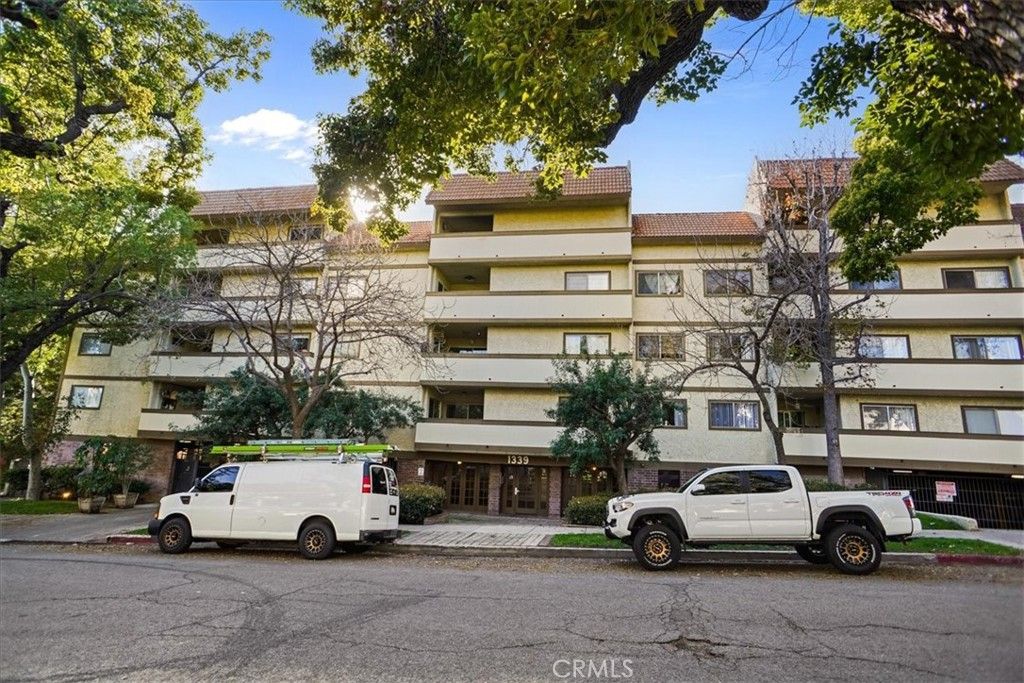 1339 N Columbus, Glendale, CA 91202