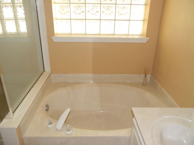 10599 ROUNDWOOD GLEN Court, Jacksonville, FL 32256