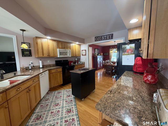 63 May Brook, Woodstock, CT 06281